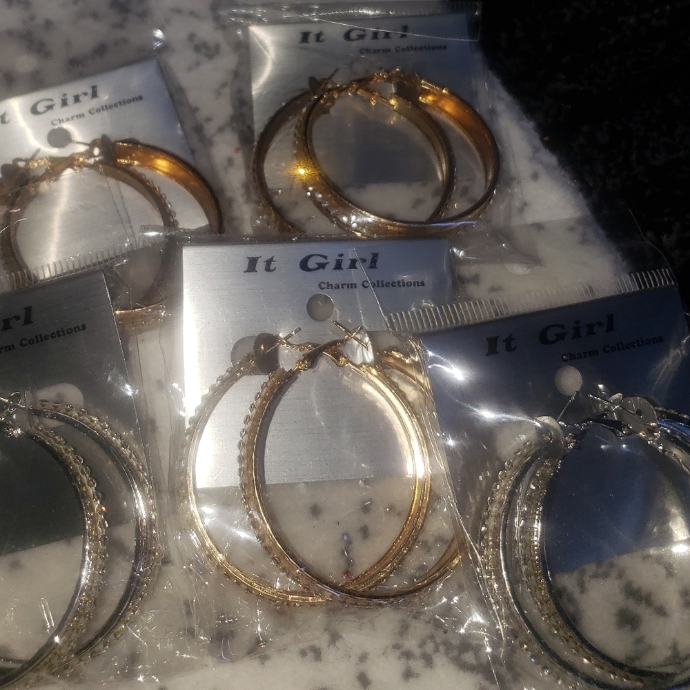 Earrings - Picture 14 of 16